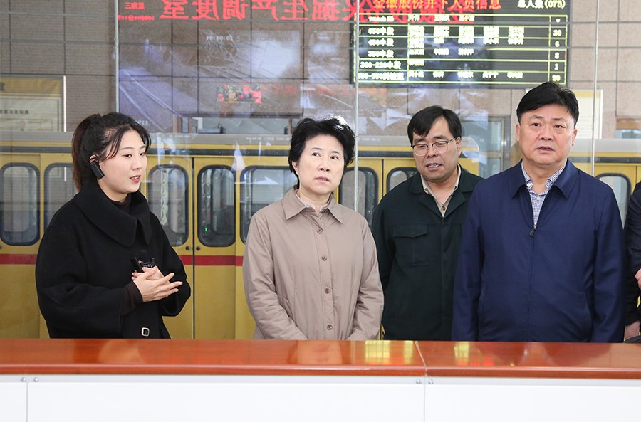 36-2023年3月，省生態(tài)環(huán)境廳黨組書記蘇君蒞臨金徽股份調(diào)研綠色礦山及“兩山”實(shí)踐創(chuàng)新基地建設(shè)情況。.jpg