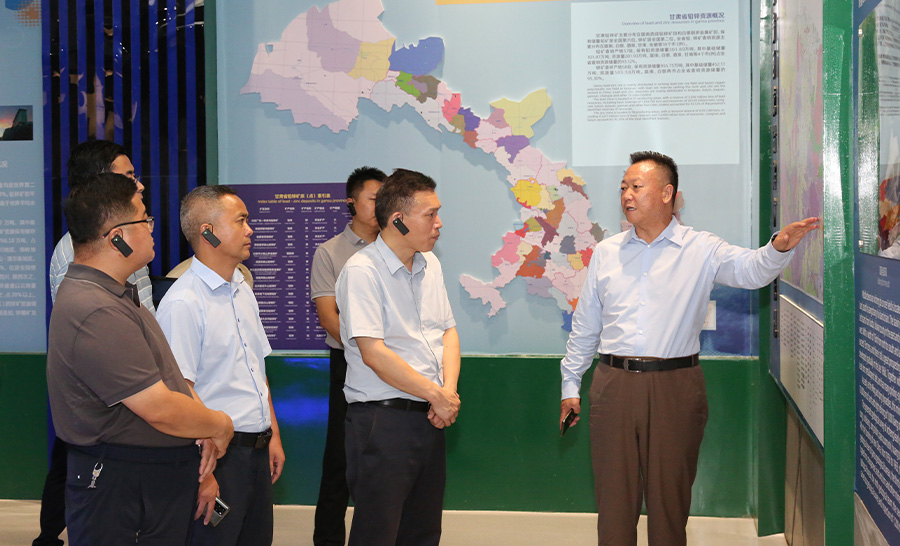 10.3-2022年08月，省科技廳副廳長牛振明蒞臨金徽股份指導(dǎo)工作。.jpg