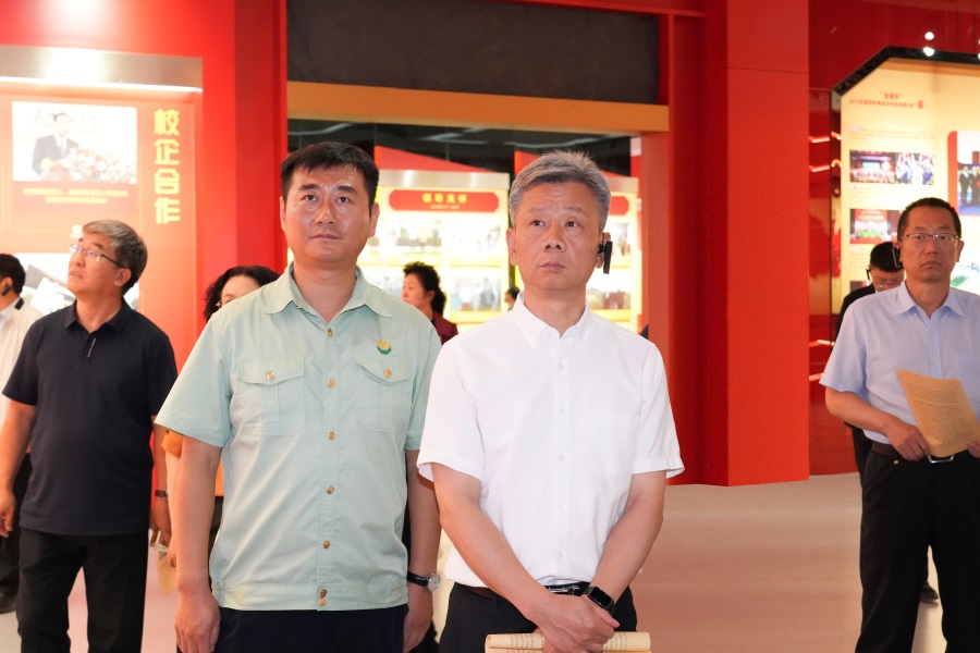 2024.06.23全國政協(xié)委員、省政協(xié)副主席、民盟甘肅省委會主委劉仲奎蒞臨金徽股份調(diào)研.jpg