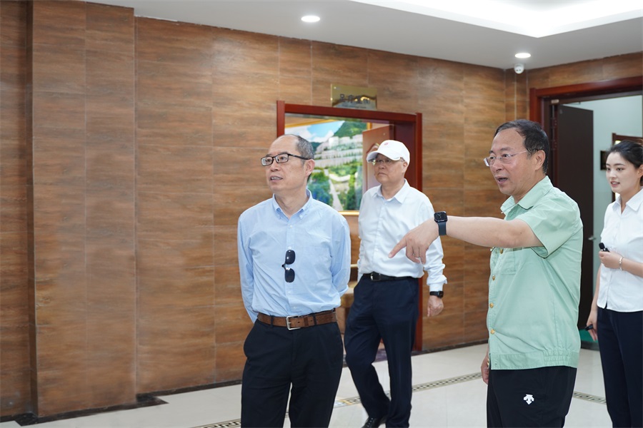 2024.06.23重慶市政協(xié)副主席、民盟市委會主委杜惠平蒞臨金徽股份調(diào)研.jpg