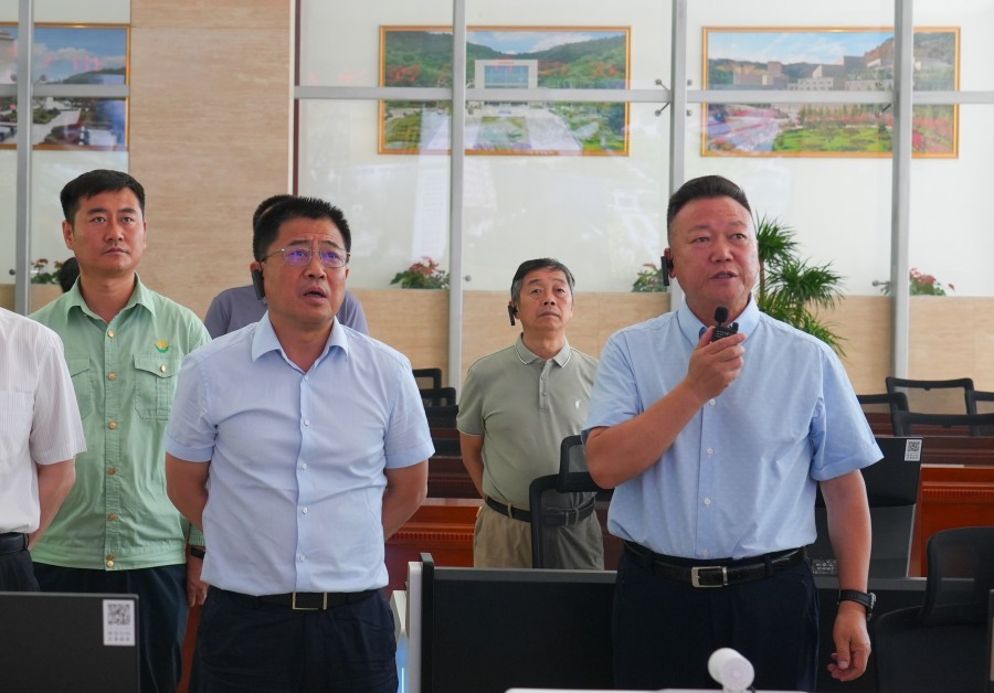 省自然資源廳黨組書記、廳長張曉軍蒞臨金徽股份調(diào)研綠色礦山建設(shè)工作_副本.jpg